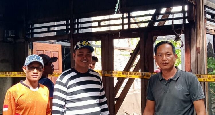 Camat Lebong Selatan Karter Jaya S.sos bersama Kabid kedaruratan dan Logistik BPBD Lebong Tantawi serta Kanit Intel Polsek Lebong Selatan AIPTU Mesi