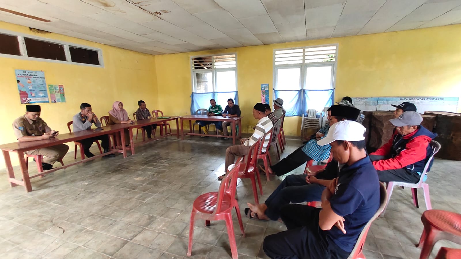 Leni Marlina SH lurah Kelurahan Tes Kecamatan Lebong Selatan Sa'at Rapat pembahasan Obyek Wisata Pulau harapan