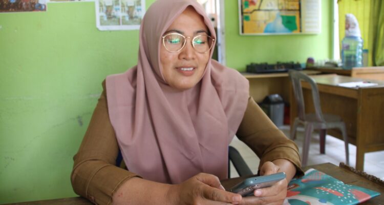 Leni Marlina SH Lurah Kelurahan Tes kecamatan Lebong Selatan