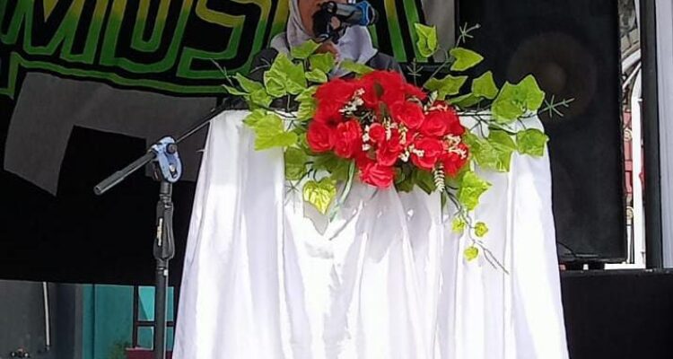 Susanti S.Pd Kepsek SMP 5 Lebong
