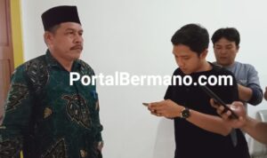 Diretur PDAM Lebong Sa'at memberikan keterangan kepada awak Media