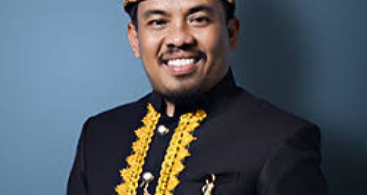 Carles Ronsen ketua DPRD kabup[aten Lebong