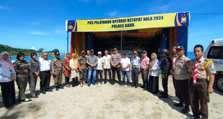 Bupati Kaur Sambangi Pos Pengamanan dan Pos Pelanyanan Ops Ketupat Nala 2024
