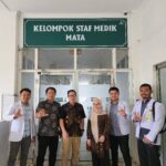 Evan Marta SKM kedua dari Kiri bersama kadinkes Lebong Rachman bersama Pengurus PERDAMI SUMSEL