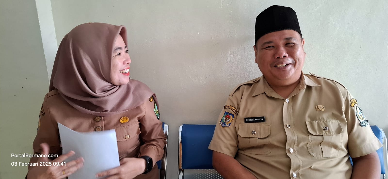 Heru Dana Putra Kabag Pemerintahan (kanan) Zeka Eliya (kiri) Kabag Hukum Setdakab Lebong