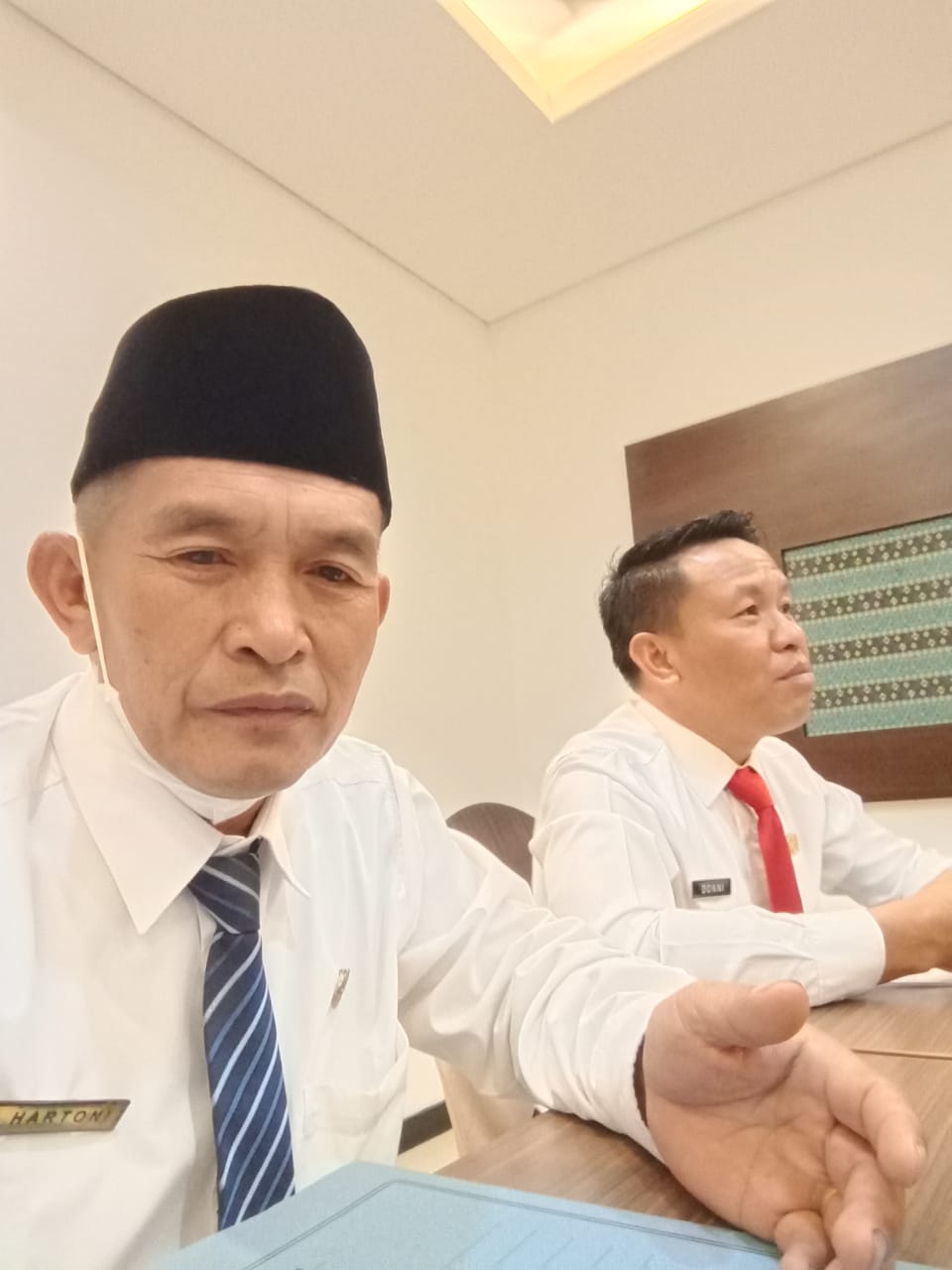 Hartoni SP.,MM (kiri) Doni Swabuana (kanan) Peserta Ujiko PPTP lingkungan Pemkab Lebong