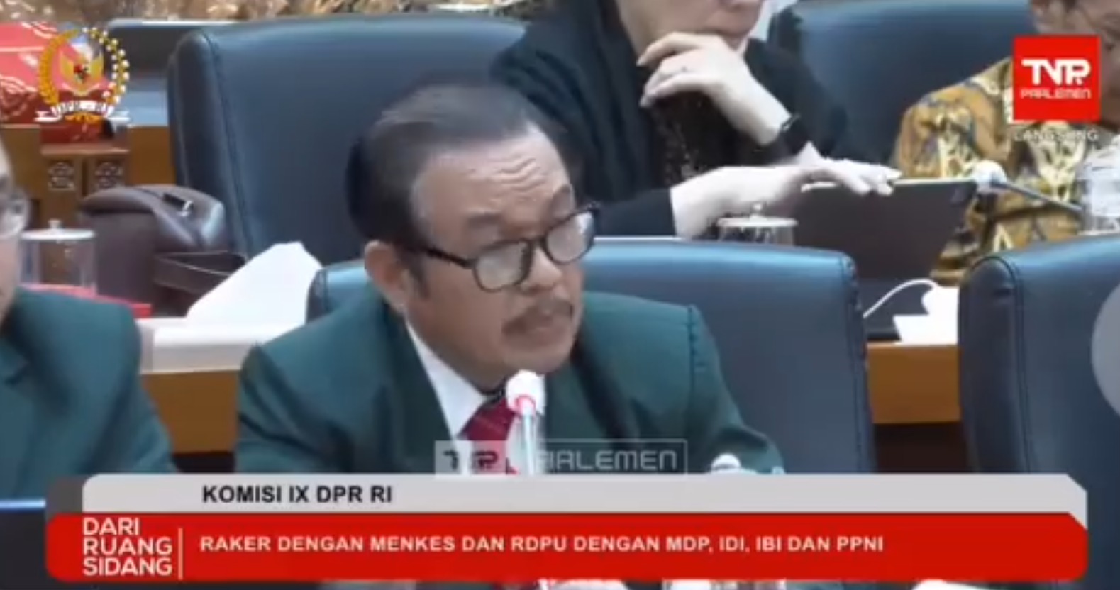 Wakil ketua Umum Ikatan dokter indonesia dr Hamzah Hasan MM sa'at melaksanakan RDP bersama Komisi IX DPR-RI